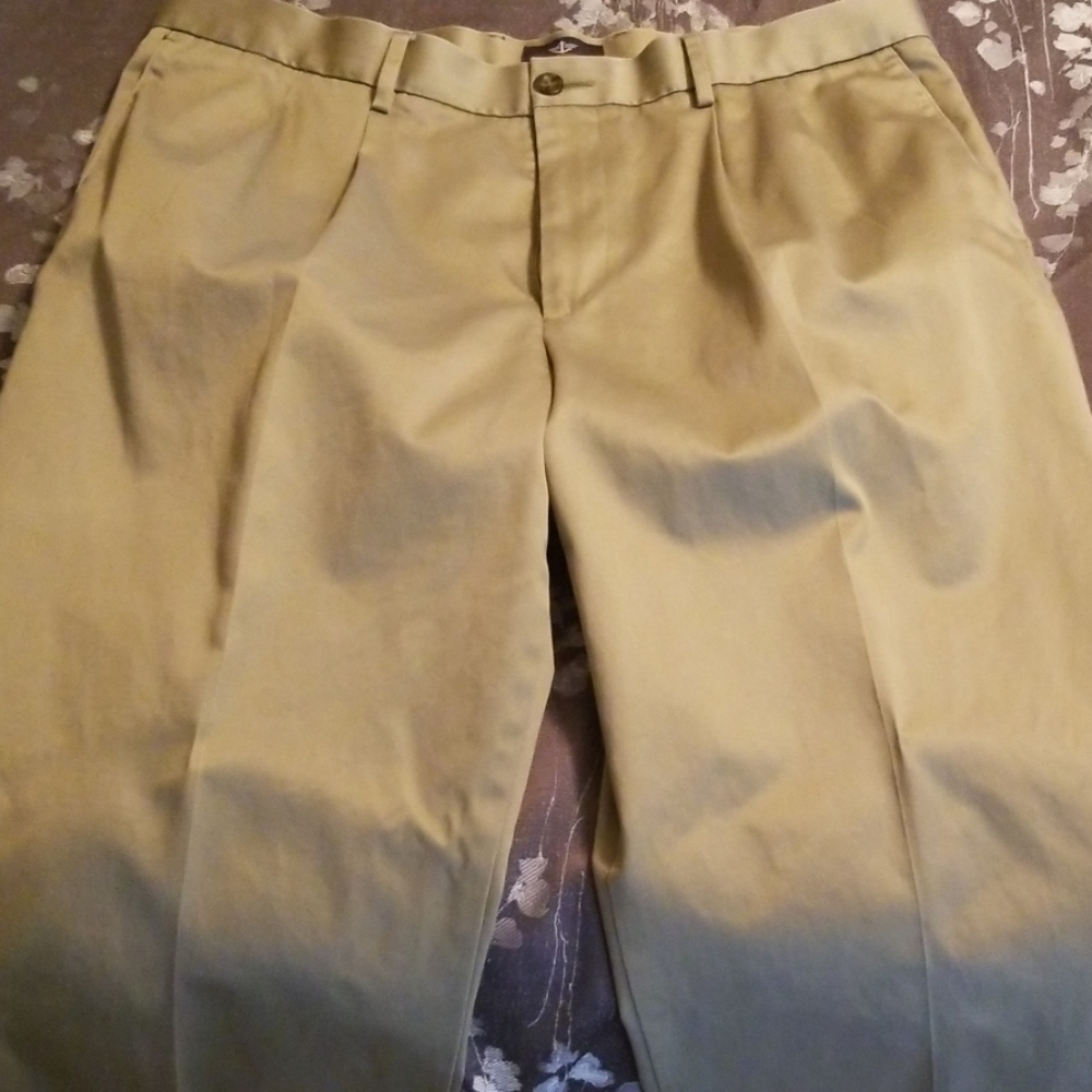 Men's khakis